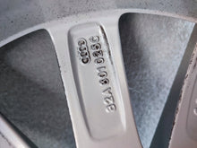 Laden Sie das Bild in den Galerie-Viewer, 1x Alufelge 16 Zoll 6.5" 5x100 40ET Glanz Silber 82A601025 Audi A1 Rim Wheel FEL3582312777ko