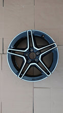 Laden Sie das Bild in den Galerie-Viewer, 1x Alufelge 18 Zoll 7.5&quot; 5x112 49ET Glanz Grau A1774011500 Mercedes-Benz Amg