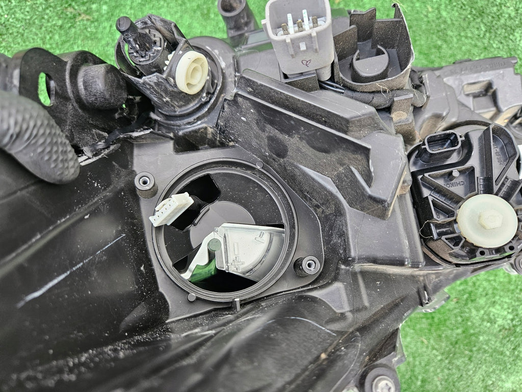 Frontscheinwerfer Toyota Corolla 81110-02S70 LED Ein Stück (Rechts oder Links) SCH2985299110rn
