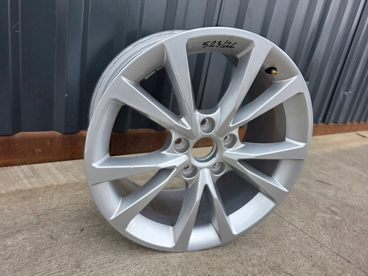 1x Alufelge 17 Zoll 8.0" 5x112 46ET Glanz 8Y0601025CC Audi A3 I Rim Wheel FEL8914336849md