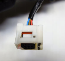 Laden Sie das Bild in den Galerie-Viewer, Frontscheinwerfer Mitsubishi Eclipse Cross EDM92205010 LED Rechts oder Links