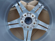 Laden Sie das Bild in den Galerie-Viewer, 4x Alufelge 18 Zoll 8.0" 5x112 40ET Glanz Silber 8W0601025HM Audi B8 Rim Wheel FEL8877621225nu
