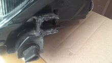 Laden Sie das Bild in den Galerie-Viewer, Frontscheinwerfer Mazda II D43N-51040 Links Scheinwerfer Headlight