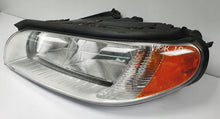 Laden Sie das Bild in den Galerie-Viewer, Frontscheinwerfer Volvo V70 III 31383542 Links Scheinwerfer Headlight