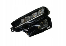 Laden Sie das Bild in den Galerie-Viewer, Frontscheinwerfer Skoda Karoq 57B941009 Links Scheinwerfer Headlight SCH3195133351tq