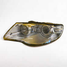 Load image into Gallery viewer, Frontscheinwerfer VW Touareg 7L6941031C Xenon Links Scheinwerfer Headlight