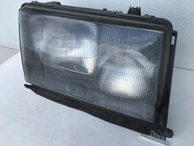 Laden Sie das Bild in den Galerie-Viewer, Frontscheinwerfer Mercedes-Benz Cabrio Coupe C124 Rechts Scheinwerfer Headlight