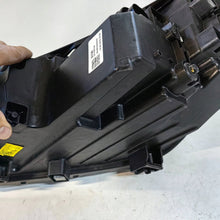 Laden Sie das Bild in den Galerie-Viewer, Frontscheinwerfer Hyundai Tucson 92102D7700 Full LED Rechts Headlight SCH9368221539kp