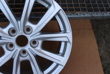 Laden Sie das Bild in den Galerie-Viewer, 1x Alufelge 16 Zoll 6.5&quot; 5x108 50ET Glanz Silber NX7C-1007-A1A Ford Focus