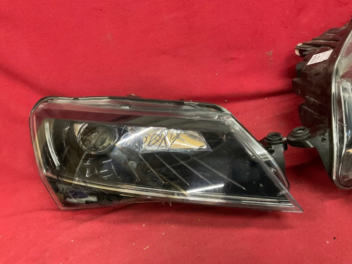 Frontscheinwerfer Skoda Superb III 3V1941016A 3V1941015A Xenon Ein Satz SCH3793924480tj