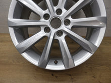 Load image into Gallery viewer, 1x Alufelge 17 Zoll 6.5&quot; 5x112 41ET Glanz Silber 3G0601025C VW Passat B8