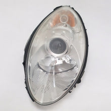 Laden Sie das Bild in den Galerie-Viewer, Frontscheinwerfer Mercedes-Benz W251 A2518200161 Halogen Links Headlight