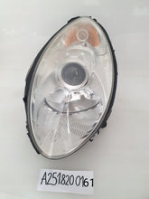 Laden Sie das Bild in den Galerie-Viewer, Frontscheinwerfer Mercedes-Benz W251 A2518200161 Halogen Links Headlight