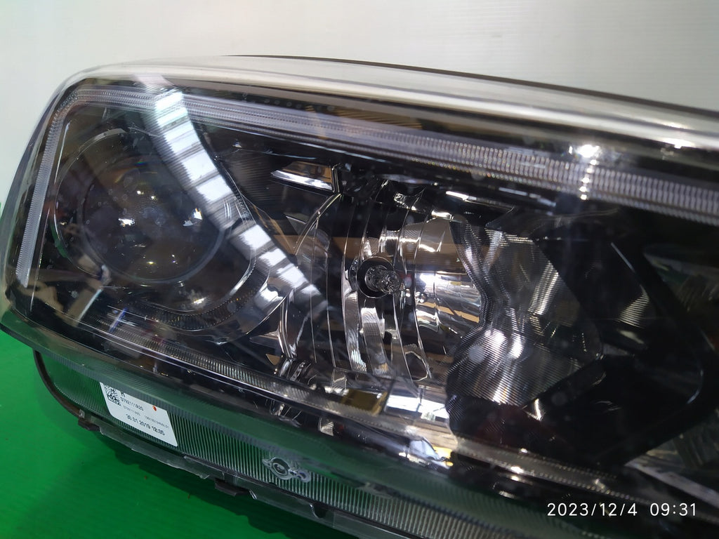 Frontscheinwerfer Hyundai Tucson 92102D7500 Rechts Scheinwerfer Headlight