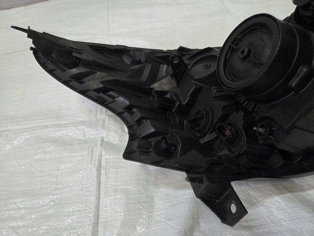 Frontscheinwerfer Opel Vivaro B 260602711R Ein Stück (Rechts oder Links)