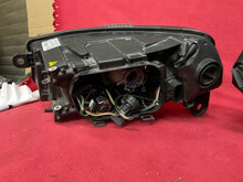 Load image into Gallery viewer, Frontscheinwerfer Audi A6 C6 4F0941004AK 4F0941003AK Xenon Rechts oder Links