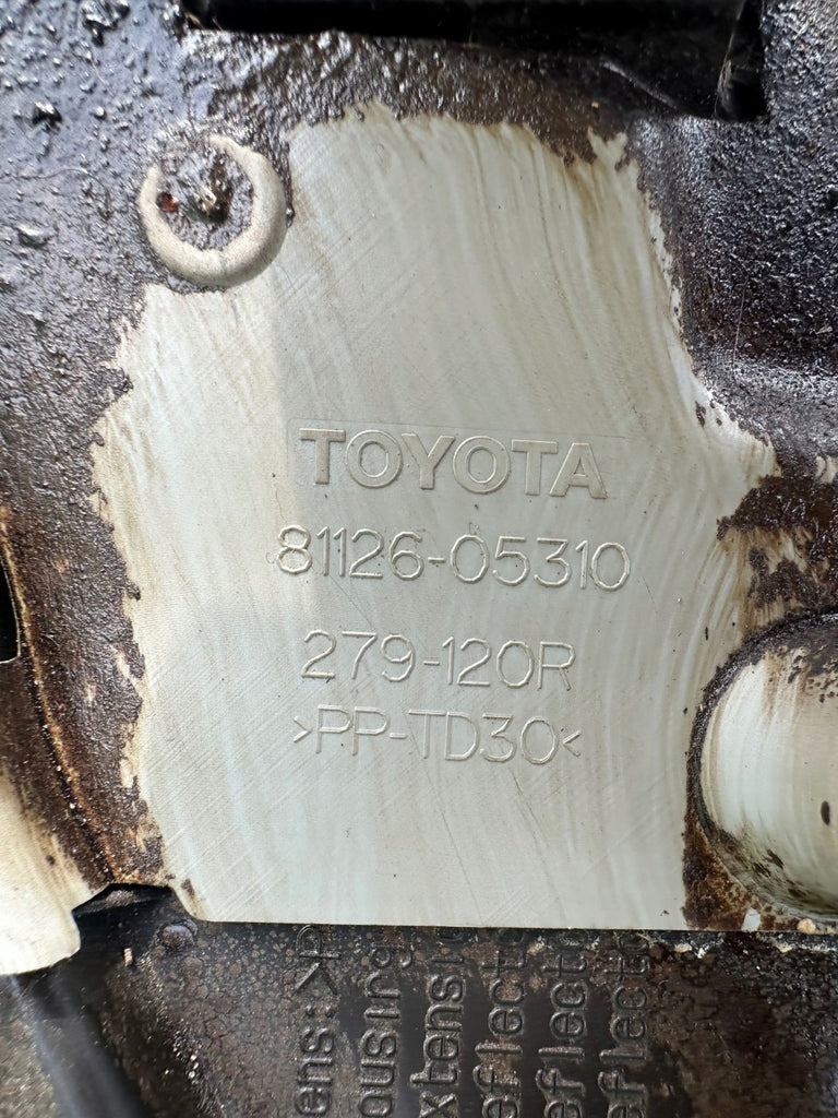 Frontscheinwerfer Toyota Avensis 8112605310 Rechts Scheinwerfer Headlight SCH7371639300es