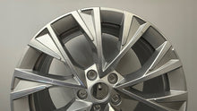 Load image into Gallery viewer, 1x Alufelge 18 Zoll 8.0" 5x112 44ET Glanz Silber 3P0601025E Skoda Superb FEL2223996424zr