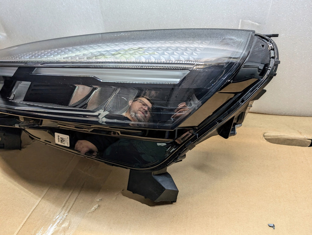 Frontscheinwerfer Mitsubishi Colt V I Clio 260600149R LED Rechts oder Links