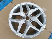 Load image into Gallery viewer, 1x Alufelge 17 Zoll 7.0&quot; 5x100 51ET Glanz Silber 6F0601025C Seat Ibiza V