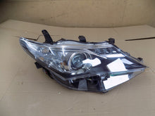 Laden Sie das Bild in den Galerie-Viewer, Frontscheinwerfer Toyota Auris 81110-02E20 Rechts Scheinwerfer Headlight