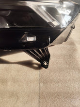 Load image into Gallery viewer, Frontscheinwerfer Dacia Sandero III 260606033R Links Scheinwerfer Headlight SCH3686931430zf