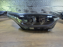 Load image into Gallery viewer, Frontscheinwerfer Kia Ceed J7921-22040 Rechts Scheinwerfer Headlight