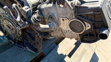 Laden Sie das Bild in den Galerie-Viewer, Motor Audi A4 B5 C4 ABC 2.6 150PS 110kW 284TKm 1997 Benzin Engine Unkomplett MOT1193941636lr