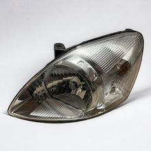 Laden Sie das Bild in den Galerie-Viewer, Frontscheinwerfer Hyundai Matrix 92101-10010 Links Scheinwerfer Headlight