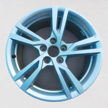 Laden Sie das Bild in den Galerie-Viewer, 1x Alufelge 17 Zoll 7.5&quot; 5x112 43ET Silber 8V0601025DD Audi Rim Wheel