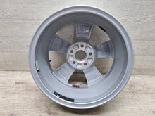 Load image into Gallery viewer, 1x Alufelge 15 Zoll 6.0" 5x100 43ET Glanz Silber 5J0601025AB Skoda Fabia Ii FEL3771551966kq