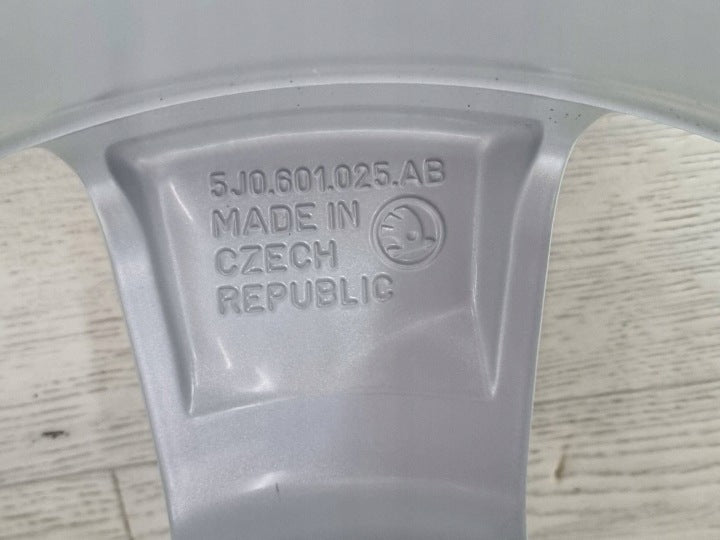 1x Alufelge 15 Zoll 6.0" 5x100 43ET Glanz Silber 5J0601025AB Skoda Fabia Ii FEL3771551966kq
