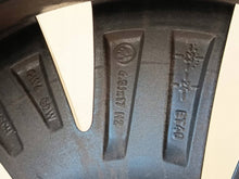 Load image into Gallery viewer, 1x Alufelge 17 Zoll 6.5" 5x100 40ET Glanz Schwarz 658601025AA Skoda Kamiq FEL4327982196vq