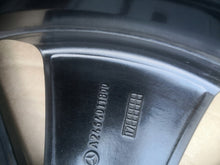 Laden Sie das Bild in den Galerie-Viewer, 1x Alufelge 18 Zoll 7.5" 5x112 52ET Glanz Schwarz A2464011800 Mercedes-Benz W246 FEL4687404757vy