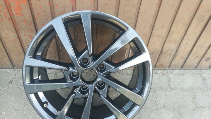 1x Alufelge 17 Zoll 7.5" 5x112 51ET Glanz Silber 8V0601025BS Audi A3 Rim Wheel FEL4758112074az