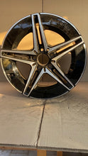 Laden Sie das Bild in den Galerie-Viewer, 1x Alufelge 18 Zoll 8.5" 5x112 52ET Glanz Schwarz A2064011800 Mercedes-Benz W206 FEL4808093392fp