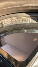 Laden Sie das Bild in den Galerie-Viewer, 1x Alufelge 18 Zoll 8.5" 5x112 52ET Glanz Schwarz A2064011800 Mercedes-Benz W206 FEL4808093392fp
