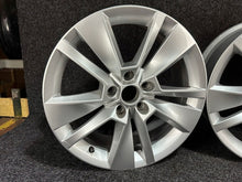 Load image into Gallery viewer, 1x Alufelge 17 Zoll 7.0" 5x112 45ET Glanz Silber 57A601025 Skoda Karoq Rim Wheel FEL5526900672yj