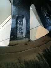 Load image into Gallery viewer, 1x Alufelge 17 Zoll 7.0" 5x112 45ET Glanz Schwarz 2GA601025N VW T-Roc I FEL5548619612pa