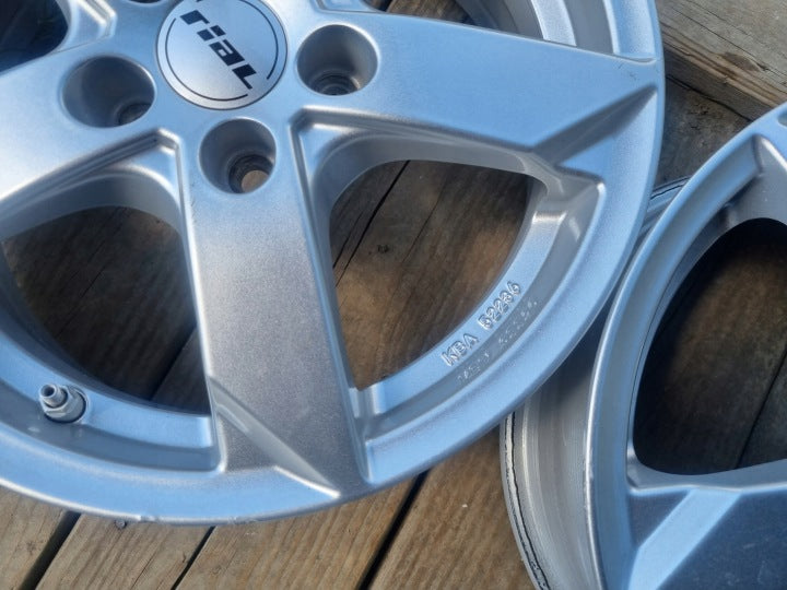 1x Alufelge 15 Zoll 5.5" 5x100 40ET Glanz Silber KBA52236 VW Rim Wheel FEL5853117419de