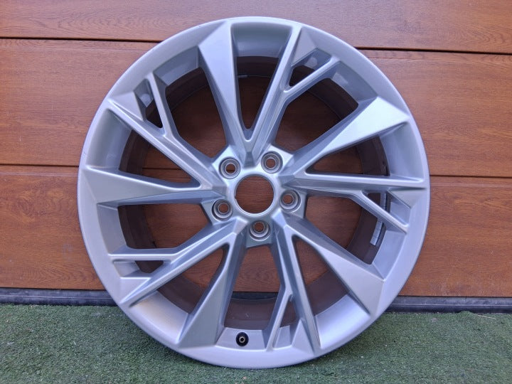 1x Alufelge 18 Zoll 8.5" 5x112 29ET Glanz Silber 8W0601025FM Audi A4 Rim Wheel FEL6425836884ej