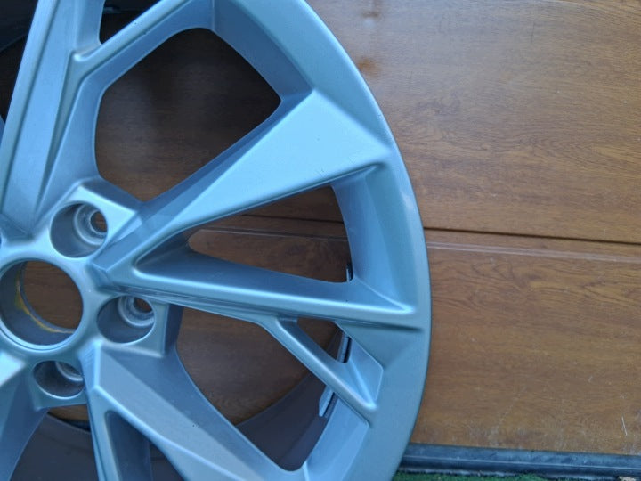 1x Alufelge 18 Zoll 8.5" 5x112 29ET Glanz Silber 8W0601025FM Audi A4 Rim Wheel FEL6425836884ej