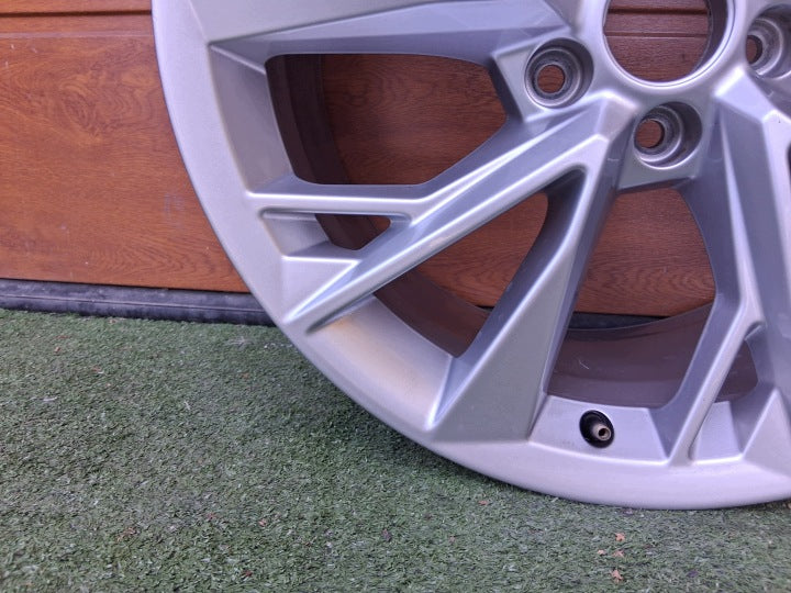 1x Alufelge 18 Zoll 8.5" 5x112 29ET Glanz Silber 8W0601025FM Audi A4 Rim Wheel FEL6425836884ej