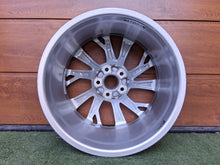 Load image into Gallery viewer, 1x Alufelge 18 Zoll 8.5" 5x112 29ET Glanz Silber 8W0601025FM Audi A4 Rim Wheel FEL6425836884ej
