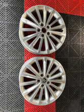 Laden Sie das Bild in den Galerie-Viewer, 1x Alufelge 18 Zoll 7.0" 5x112 43ET 565601025K Skoda Rim Wheel FEL6490844063zv