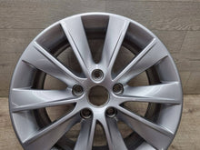 Load image into Gallery viewer, 1x Alufelge 16 Zoll 6.5" 5x112 46ET Glanz Silber 5F0601025R Seat Leon Rim Wheel FEL7089375497pj