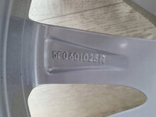 Load image into Gallery viewer, 1x Alufelge 16 Zoll 6.5" 5x112 46ET Glanz Silber 5F0601025R Seat Leon Rim Wheel FEL7089375497pj
