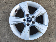 Load image into Gallery viewer, 1x Alufelge 16 Zoll 7.0" 5x114.3 40ET Glanz Silber 529103Z150 Hyundai I40 FEL7547680348zz