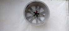 Laden Sie das Bild in den Galerie-Viewer, 1x Alufelge 19 Zoll 8.5" 5x108 27ET Glanz Silber 9673495677 Peugeot Rcz FEL8505064563we