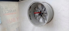 Laden Sie das Bild in den Galerie-Viewer, 1x Alufelge 19 Zoll 8.5" 5x108 27ET Glanz Silber 9673495677 Peugeot Rcz FEL8505064563we